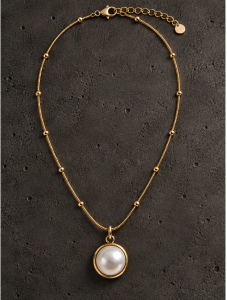 Preview: Elegante Halskette Damen, Perlenkette Gold, Schmuck Geschenk Frau, Brautkette, Hochzeit, Kette mit Perlen Anhänger, Handmade, Geschenkidee
